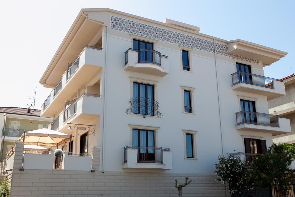 Del Gaudio Guesthouse Torre Melissa Εξωτερικό φωτογραφία